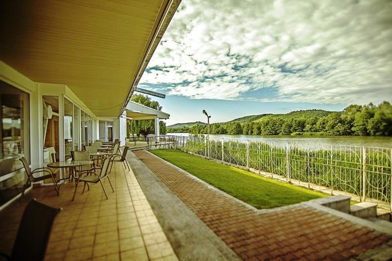 Hotel Star Pitesti Exterior photo